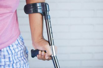 Accident du travail : quelle prise en charge du salaire et des soins ?